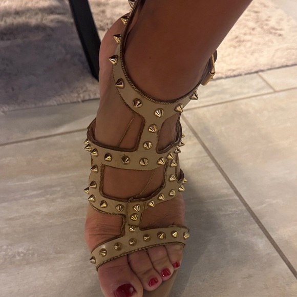 Christian Louboutin Tan Studded Heels - Picture 4 of 12